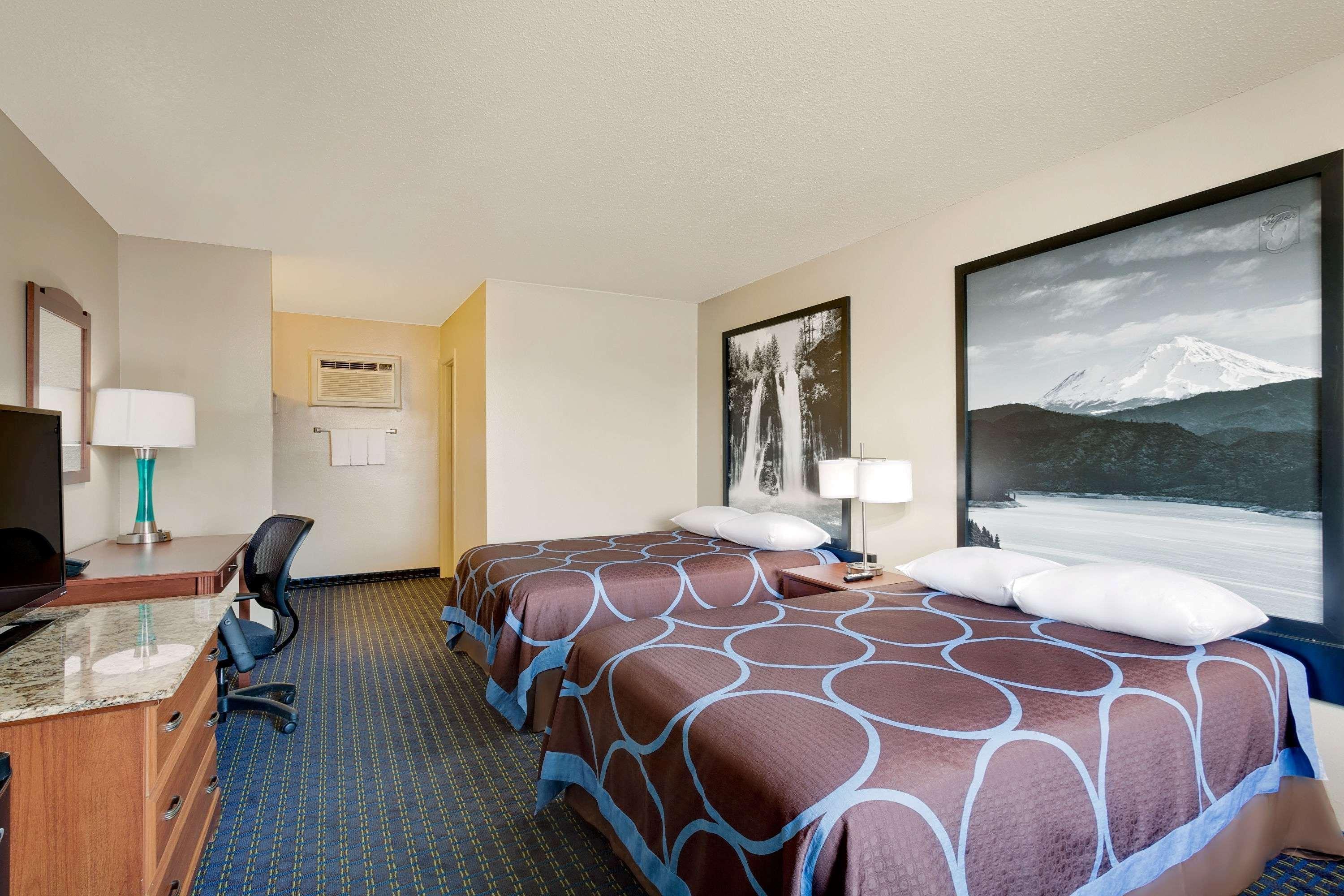 Super 8 By Wyndham Alturas Hotell Exteriör bild